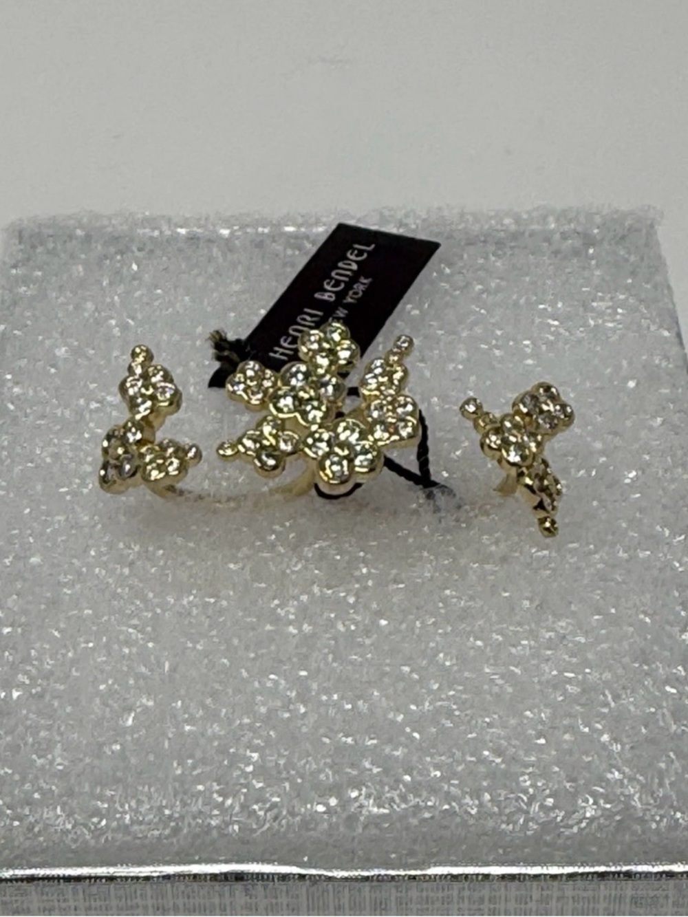 Henri Bendel double gold , petal cluster,crystals, size 4 - Picture 2 of 7